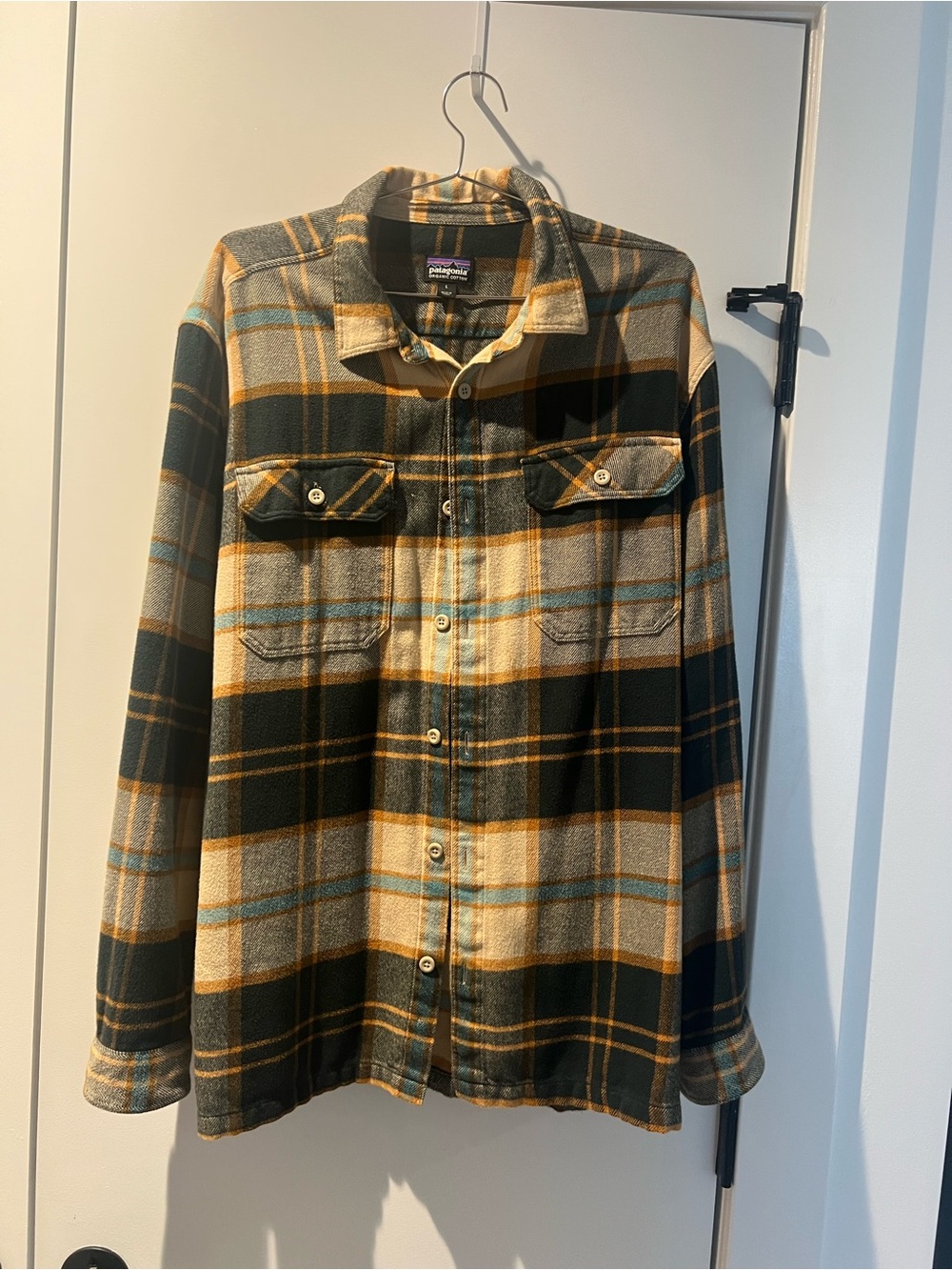 Patagonia plaid flannel shirt - men’s large EUC